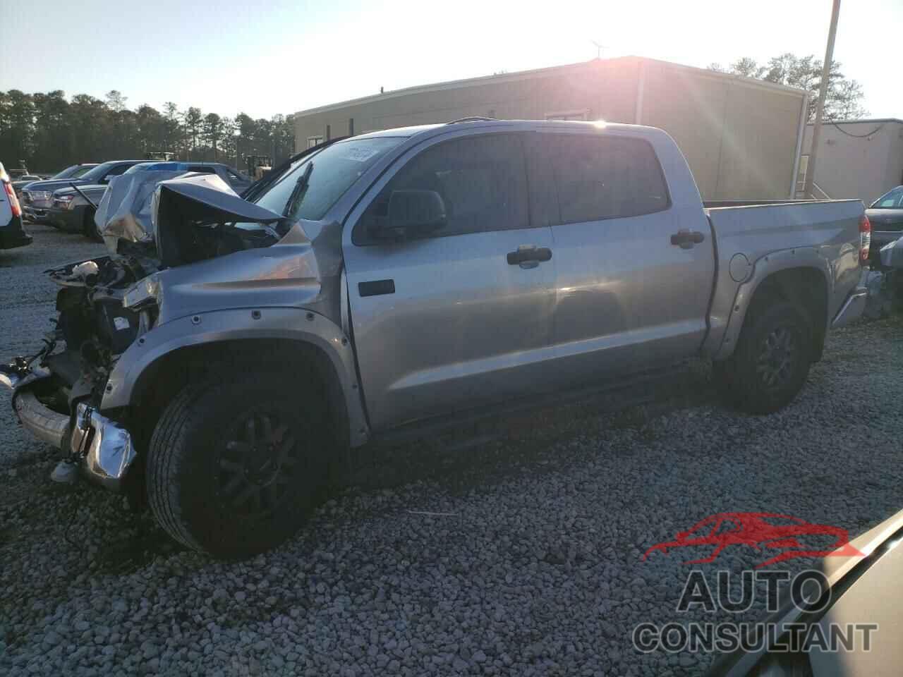 TOYOTA TUNDRA 2019 - 5TFDW5F10KX866658