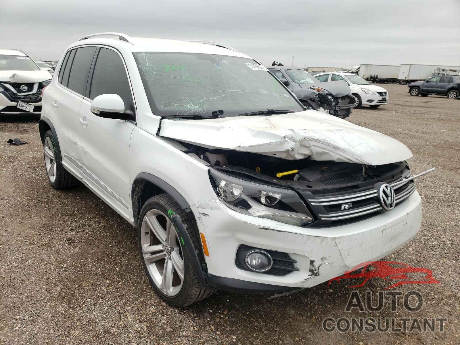 VOLKSWAGEN TIGUAN 2016 - WVGAV7AX6GW061172