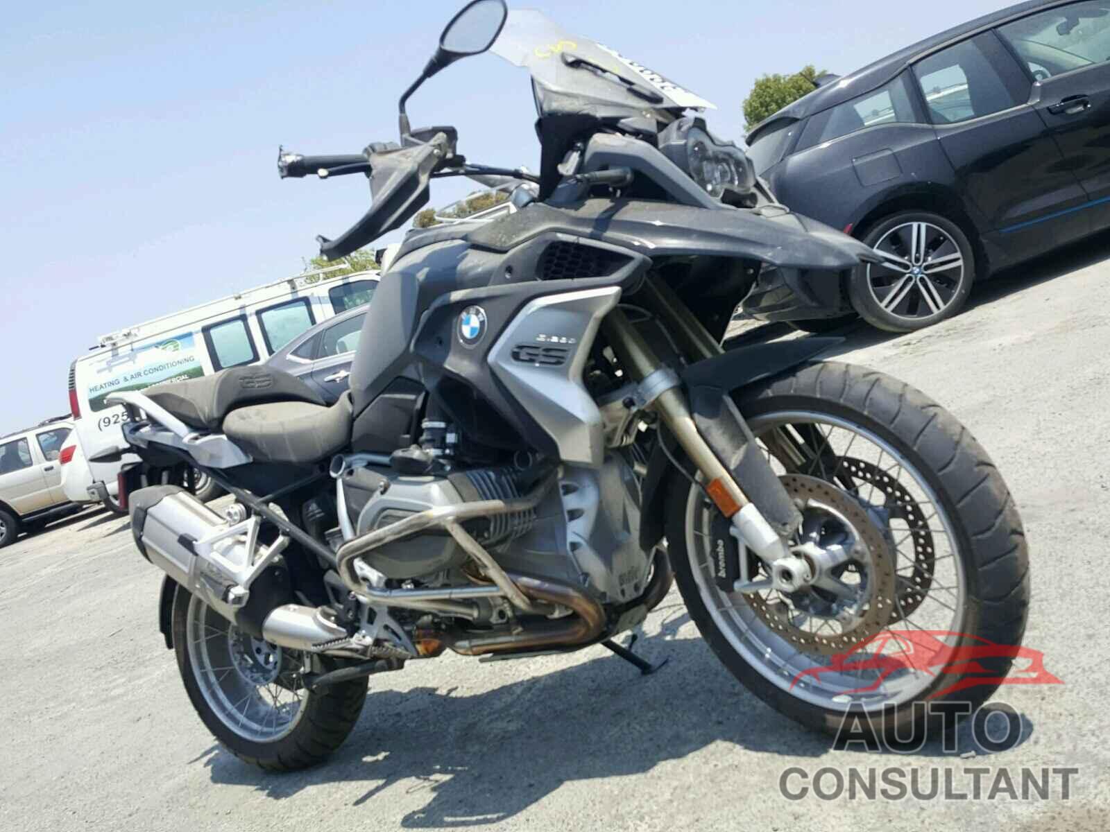 BMW MOTORCYCLE 2017 - WB10A6107HZ655078