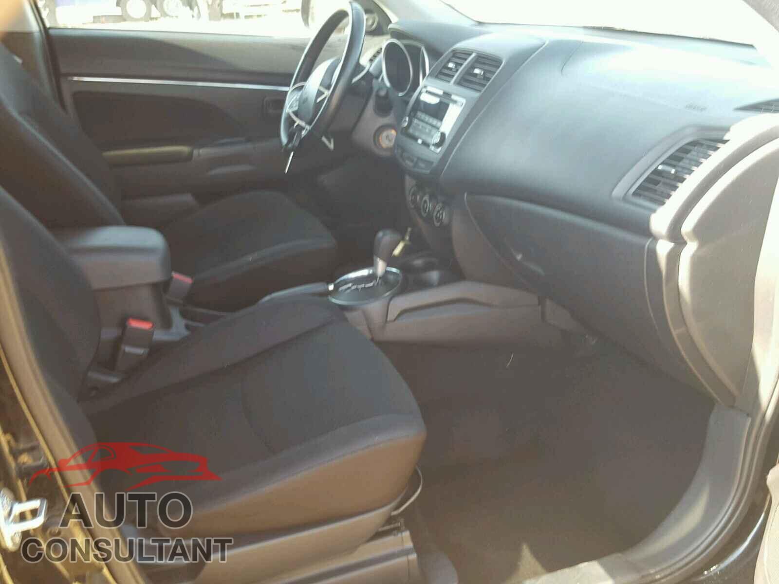 MITSUBISHI OUTLANDER 2015 - 4A4AR3AU2FE033177