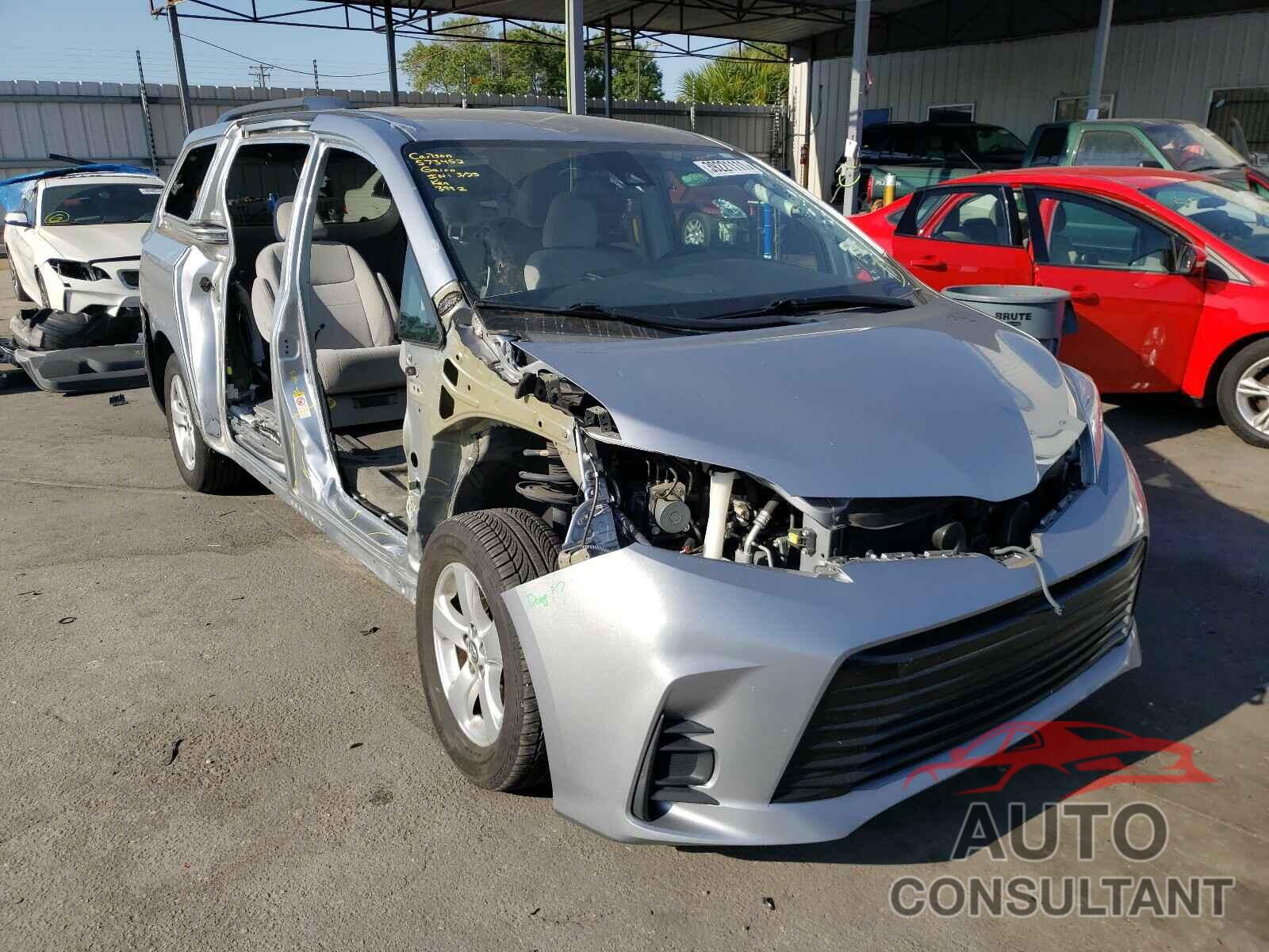 TOYOTA SIENNA 2018 - 5TDKZ3DC1JS911750