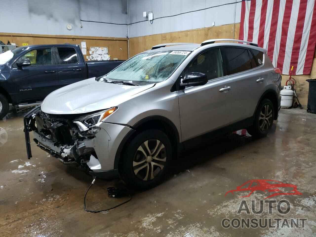 TOYOTA RAV4 2018 - JTMBFREV5JJ213019