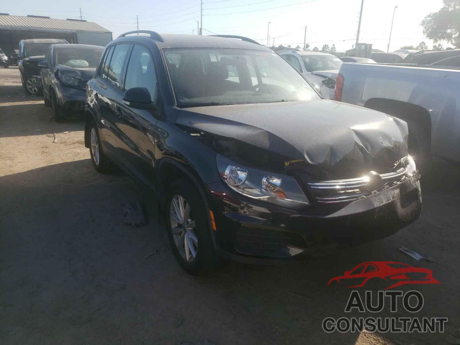 VOLKSWAGEN TIGUAN 2017 - WVGAV7AX8HK044432