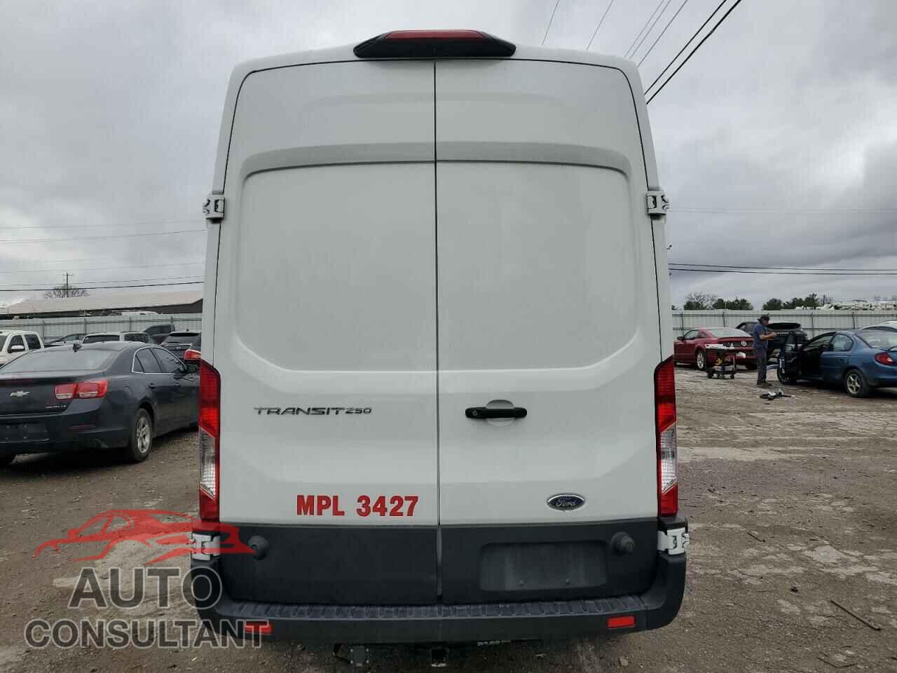 FORD TRANSIT 2019 - 1FTYR2XM0KKA68299
