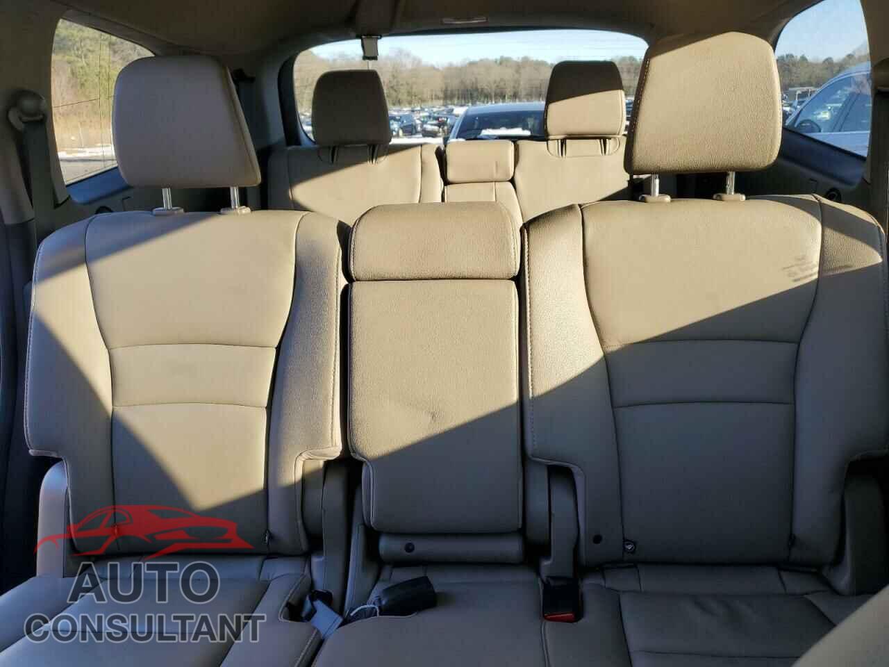 HONDA PILOT 2017 - 5FNYF6H53HB044253