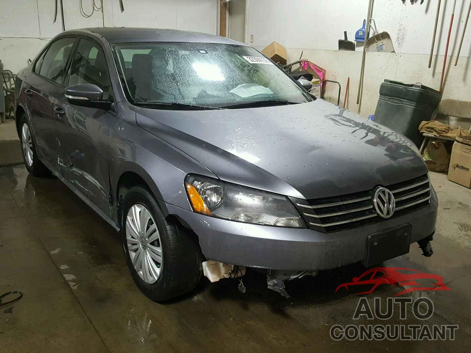 VOLKSWAGEN PASSAT 2015 - 1VWAT7A35FC071230