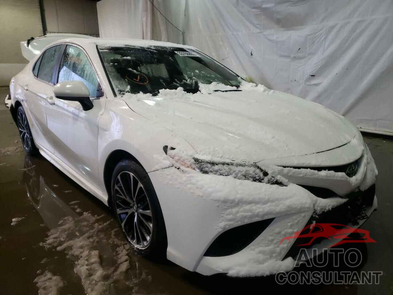 TOYOTA CAMRY 2018 - 4T1B11HK8JU007429