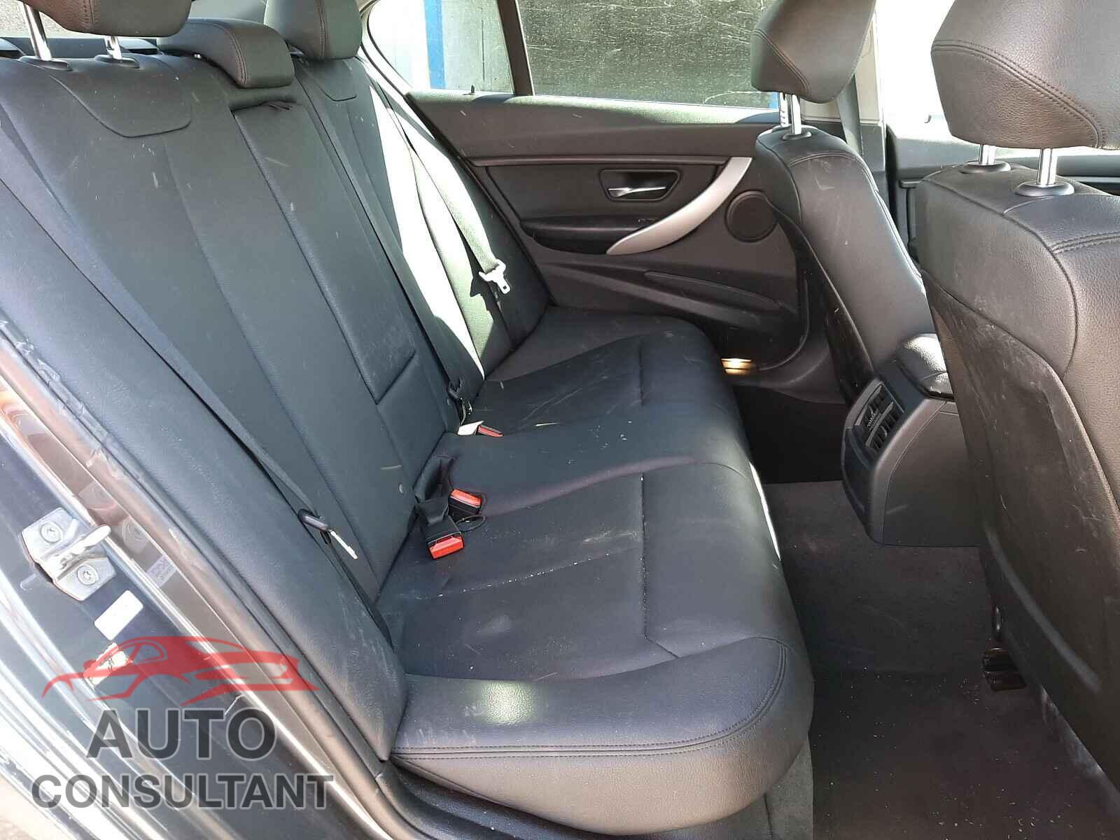 BMW 3 SERIES 2016 - WBA8A9C51GK616944