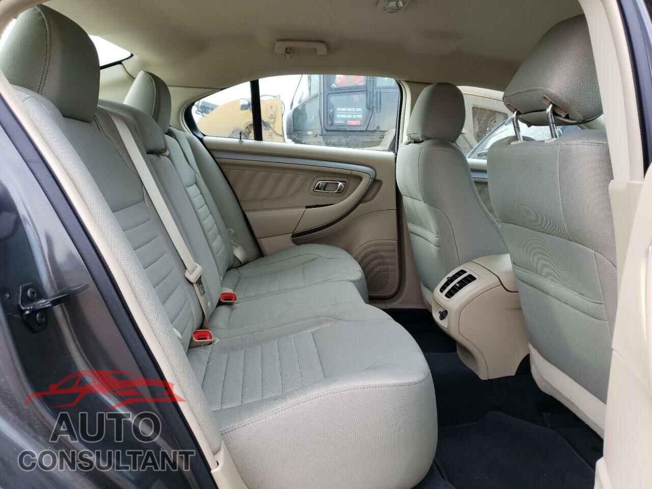 FORD TAURUS 2017 - 1FAHP2D82HG124208