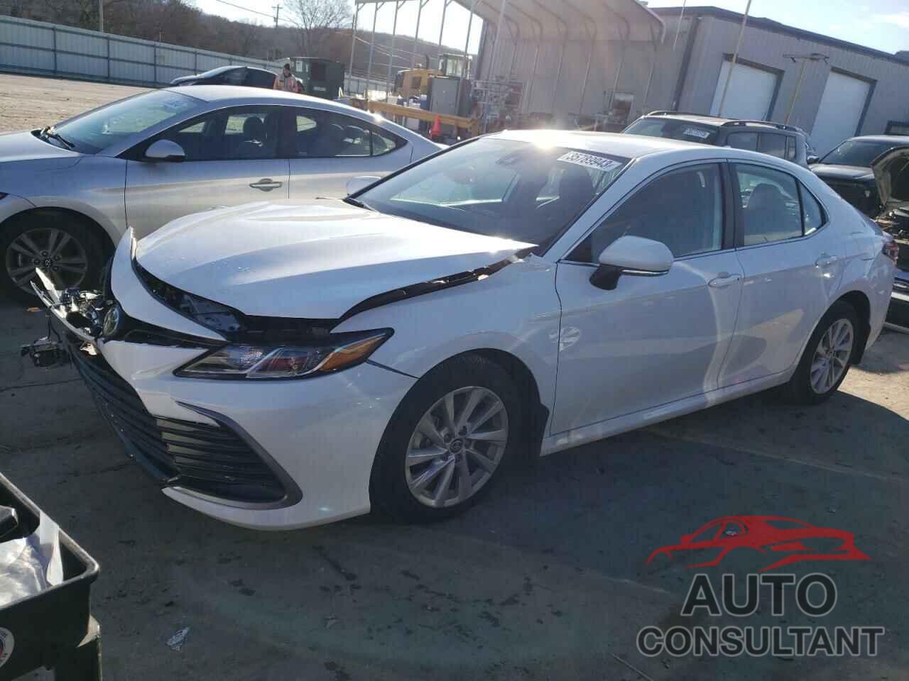 TOYOTA CAMRY 2022 - 4T1R11AK3NU706322