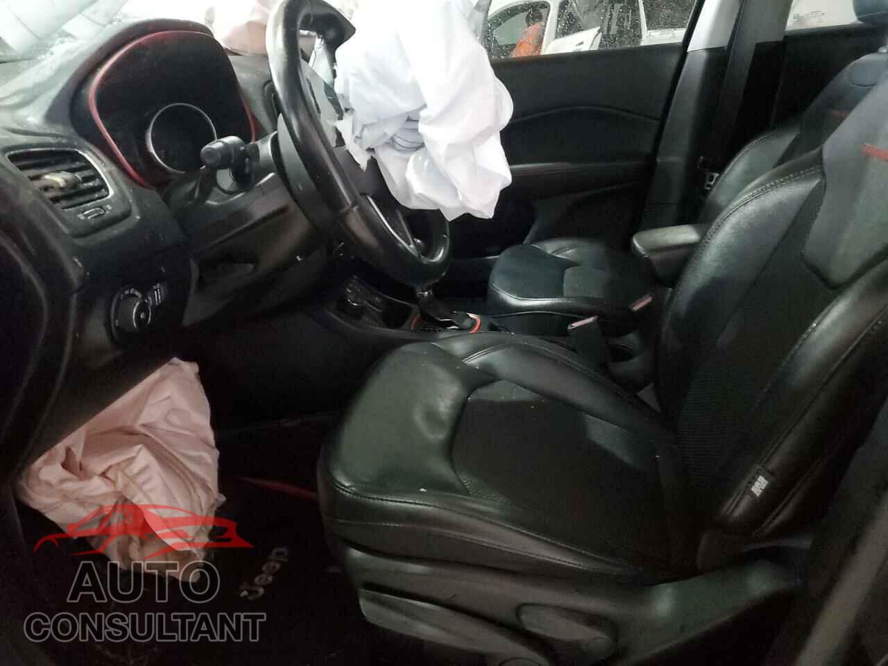 JEEP COMPASS 2020 - 3C4NJDDB2LT207809