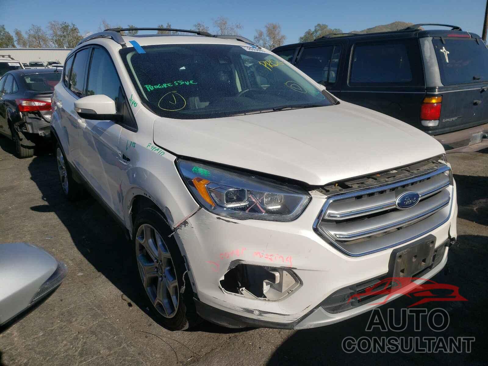 FORD ESCAPE 2017 - 1FMCU0J95HUD12216