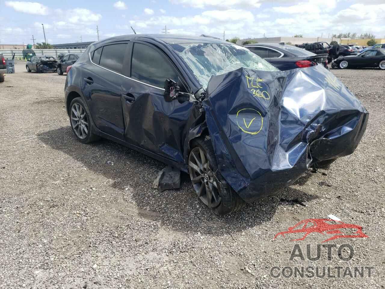 MAZDA 3 2018 - 3MZBN1L35JM250304