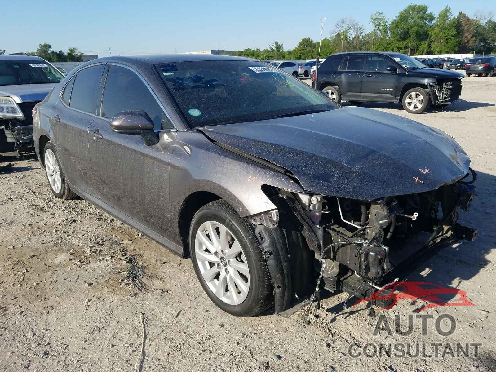 TOYOTA CAMRY 2018 - 4T1B11HK9JU578928
