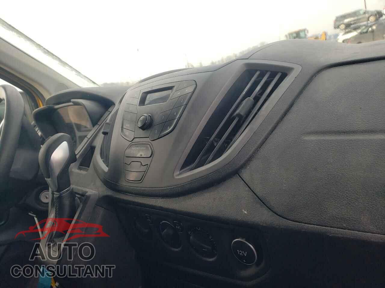 FORD TRANSIT CO 2018 - 1FTYR2XM2JKA63992