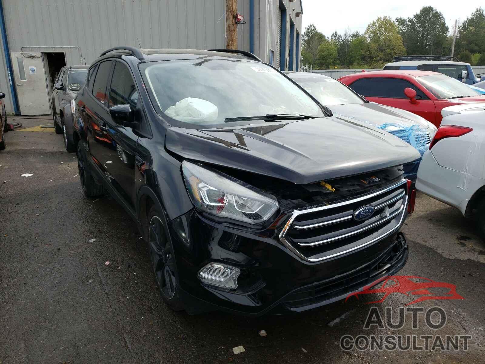 FORD ESCAPE 2017 - 1FMCU0GD5HUE01473
