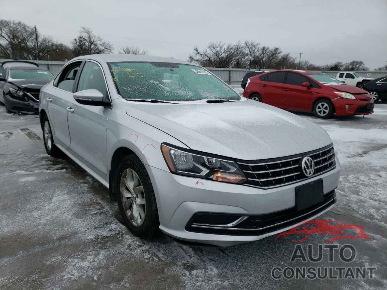 VOLKSWAGEN PASSAT 2017 - 1VWAT7A34HC077829