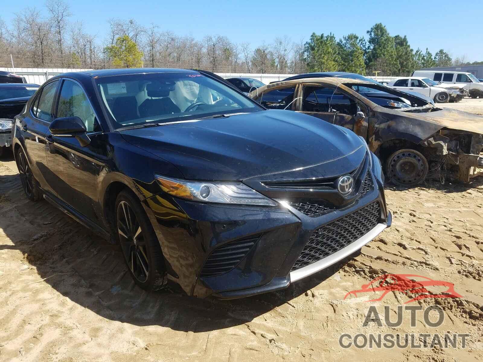 TOYOTA CAMRY 2018 - 4T1B61HK3JU555131