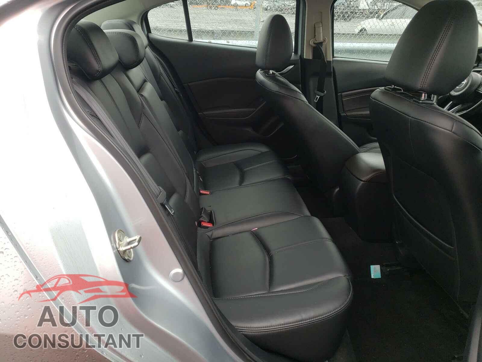 MAZDA 3 2017 - 3MZBN1V76HM145703