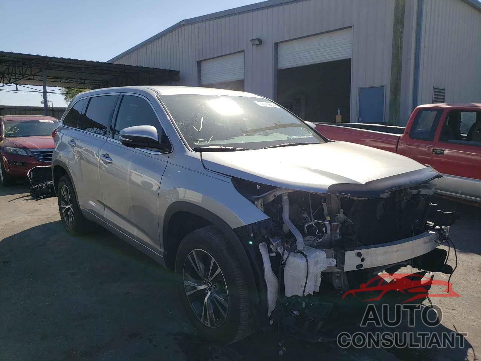 TOYOTA HIGHLANDER 2018 - 5TDZZRFH3JS240687
