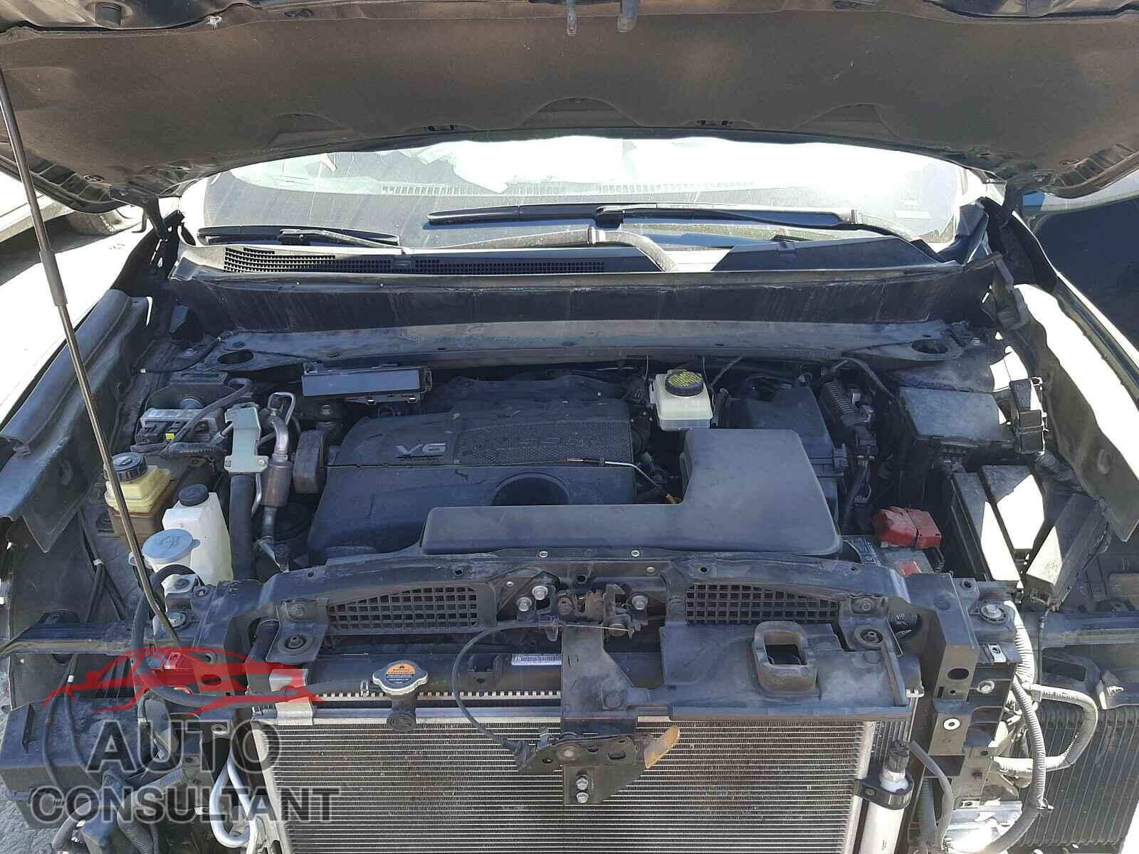 NISSAN PATHFINDER 2017 - 5N1DR2MN6HC689976