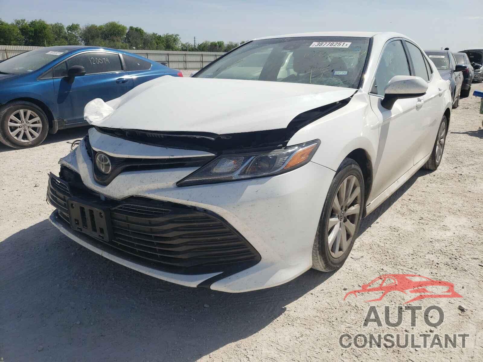 TOYOTA CAMRY 2018 - 4T1B11HK1JU086328