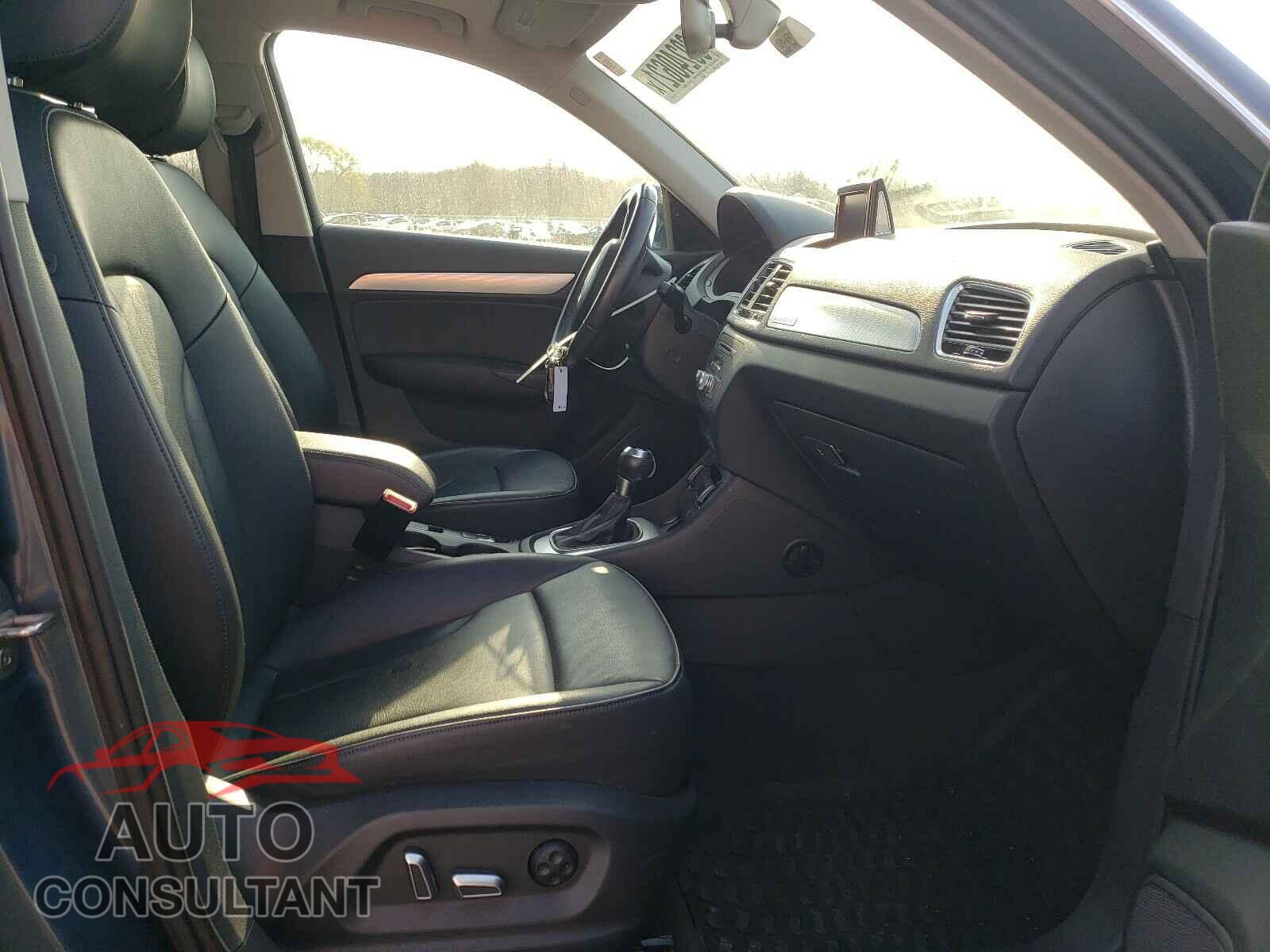 AUDI Q3 2016 - WA1EFCFS7GR007719