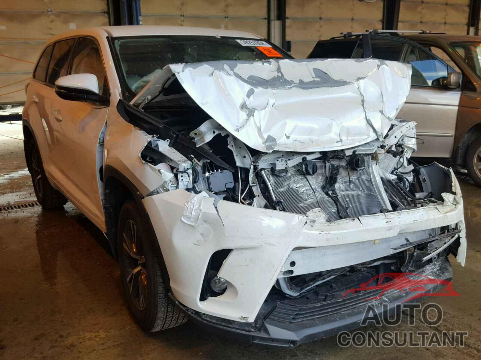 TOYOTA HIGHLANDER 2018 - 5TDBZRFH1JS827679