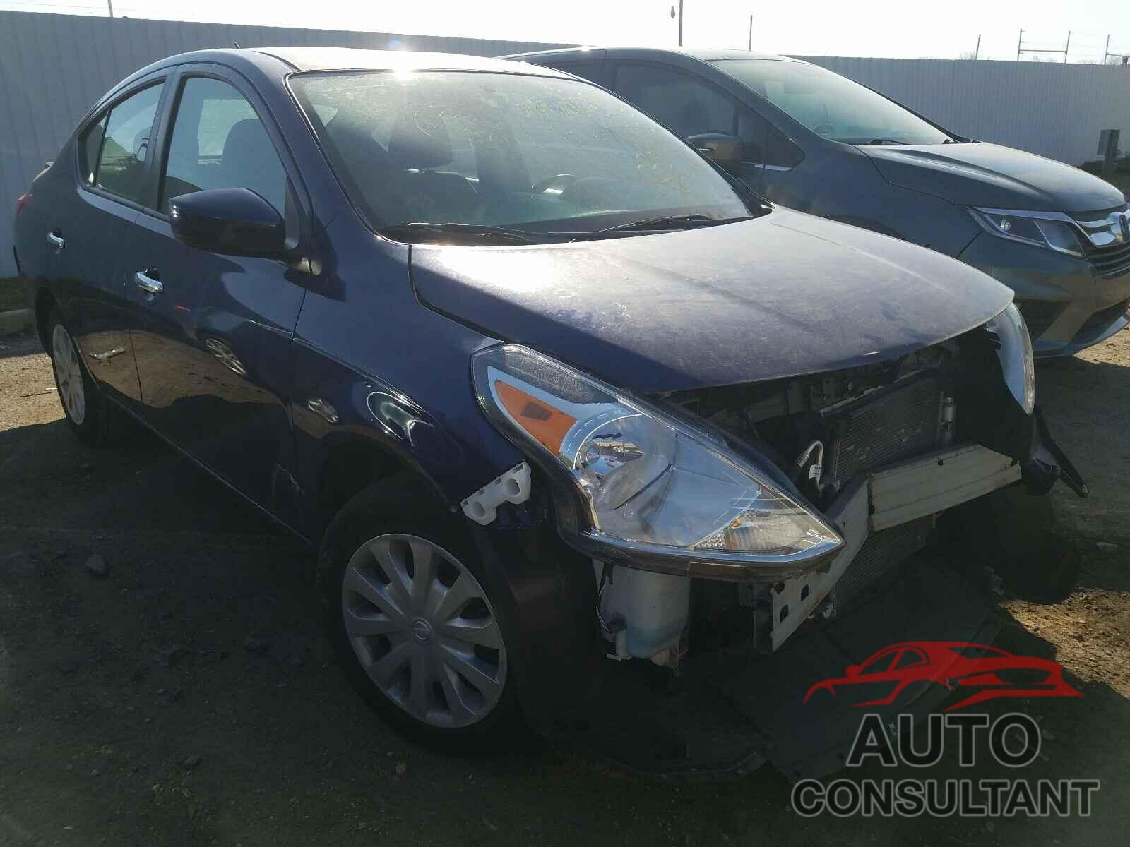 NISSAN VERSA 2018 - 3N1CN7AP3JL885692