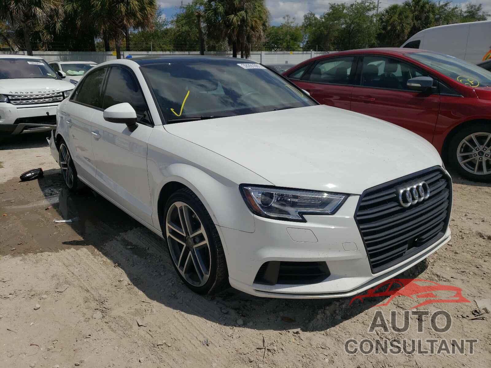 AUDI A3 2019 - WAUAUGFF0KA089835