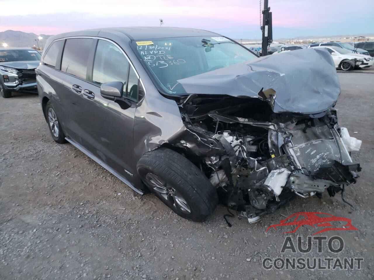 TOYOTA SIENNA 2021 - 5TDKRKEC9MS019033