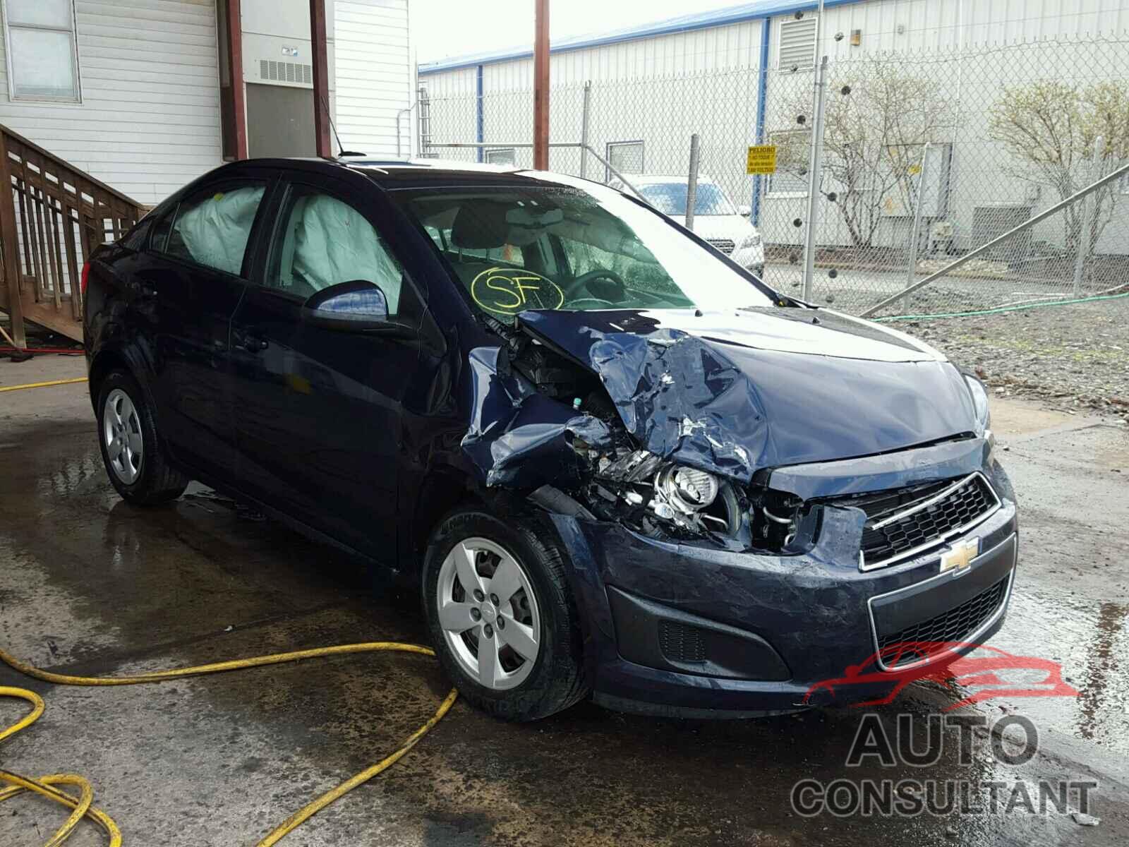 CHEVROLET SONIC 2015 - 1G1JA5SH8F4181425