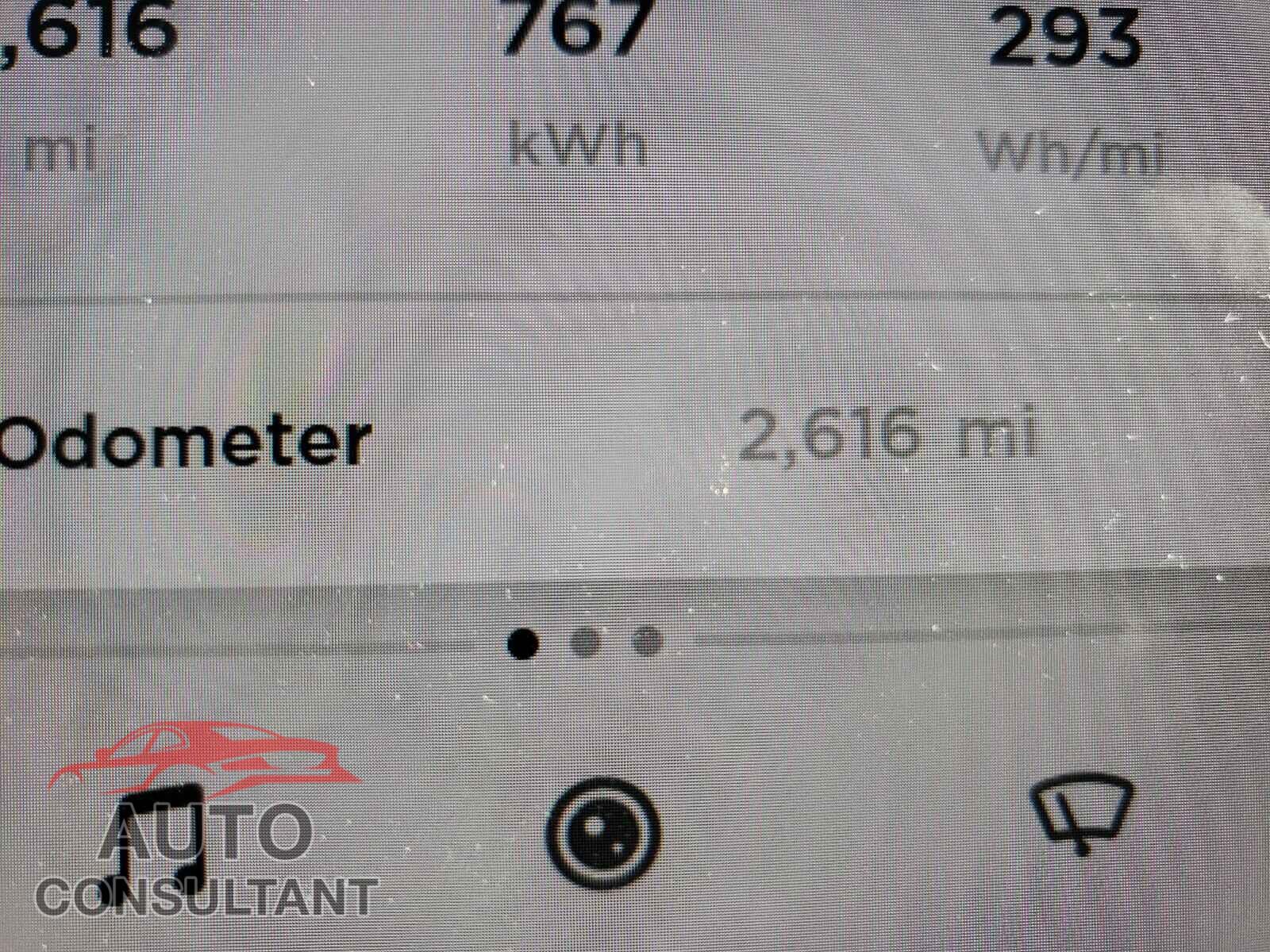 TESLA MODEL Y 2020 - LVY982MK2JP015530
