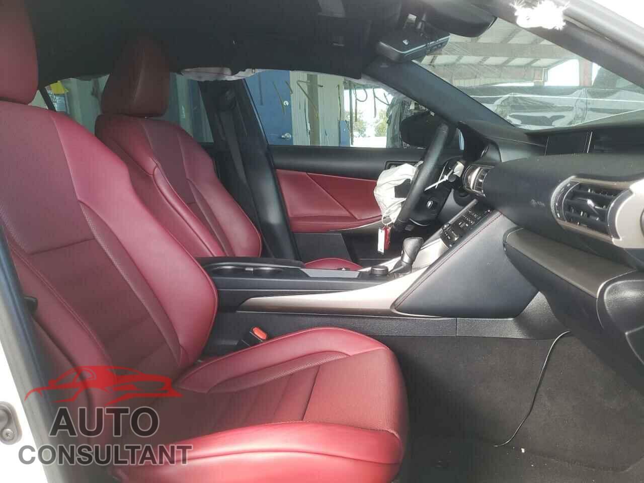 LEXUS IS 2018 - JTHBA1D29J5065276