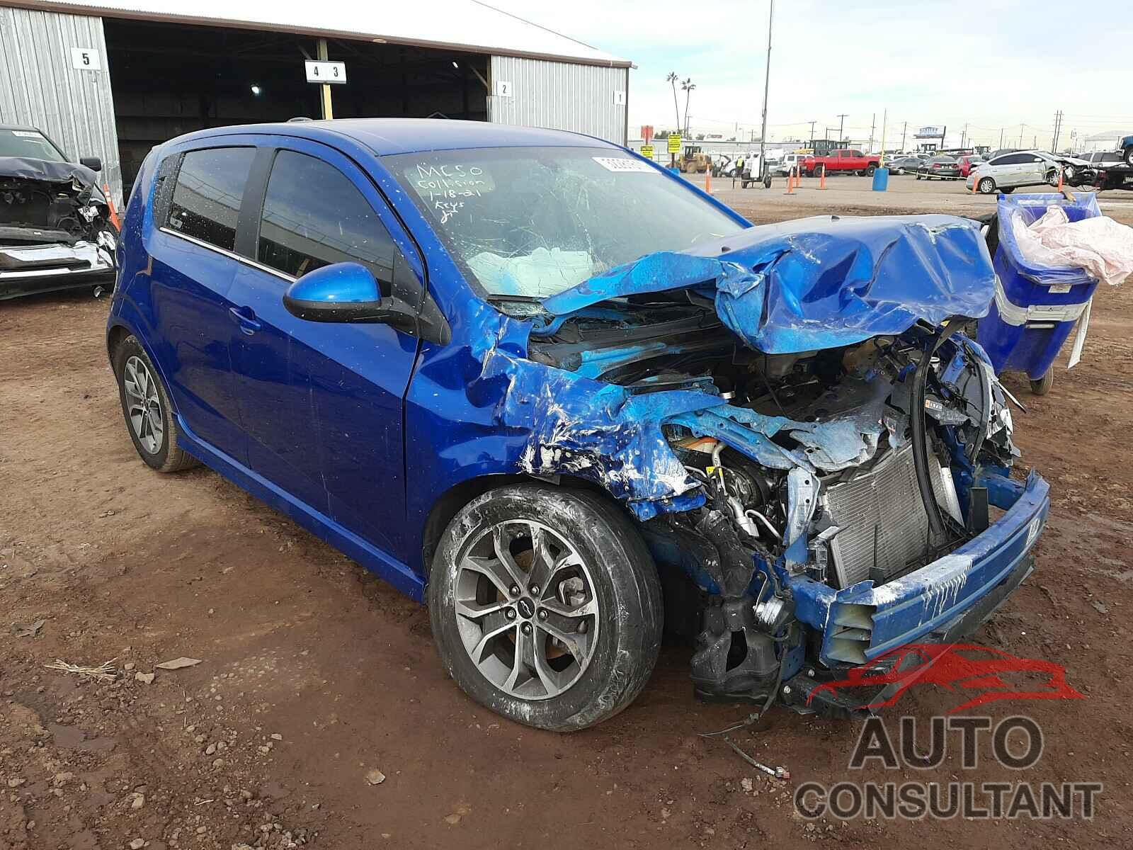 CHEVROLET SONIC 2018 - 1G1JD6SH1J4113876