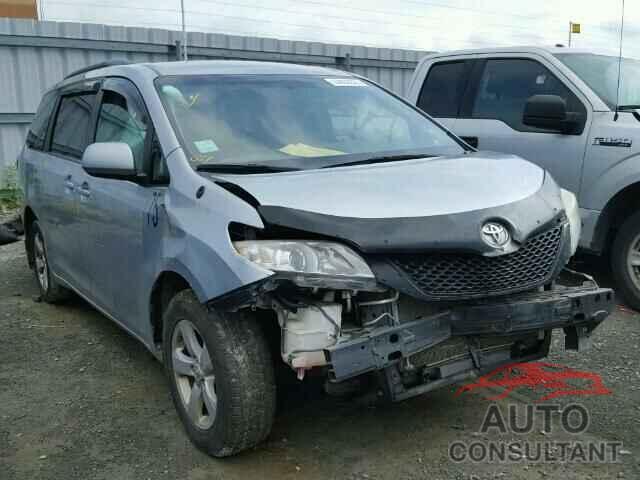 TOYOTA SIENNA 2015 - 5TDKK3DC2FS579930