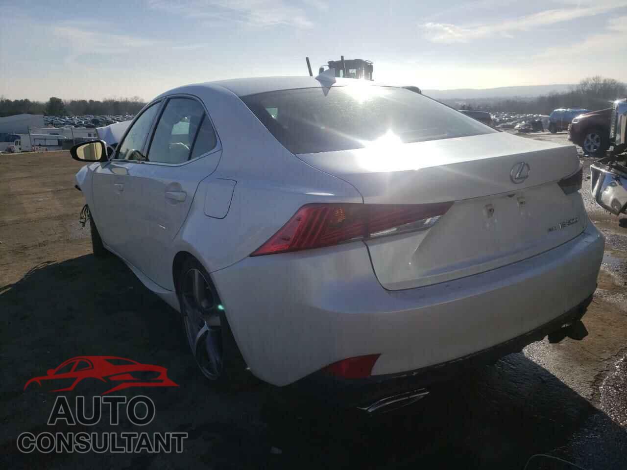 LEXUS IS 2018 - JTHC81D22J5030000