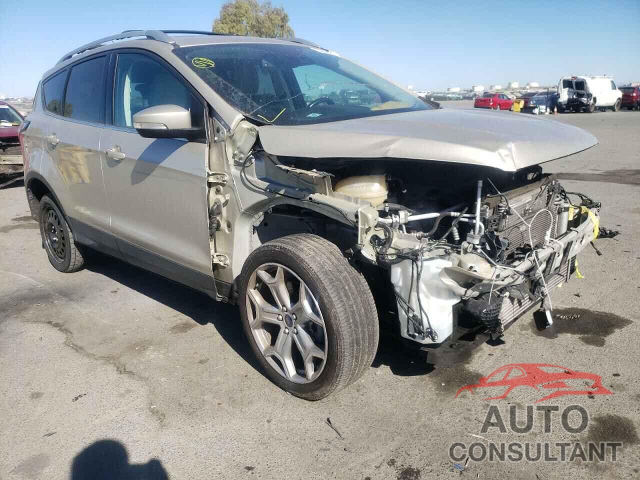 FORD ESCAPE 2017 - 1FMCU9J92HUD42746