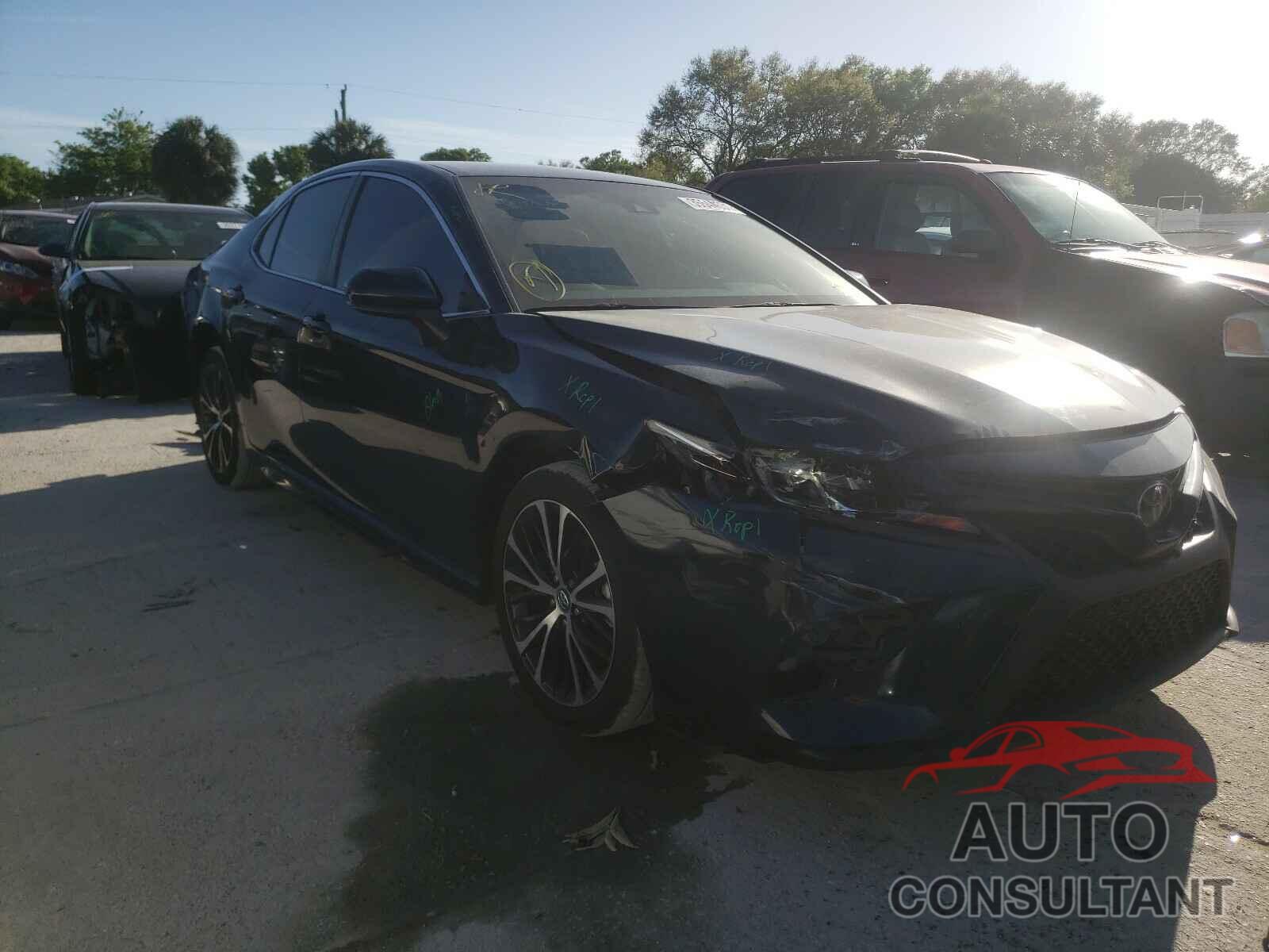 TOYOTA CAMRY 2018 - 4T1B11HK9JU668788