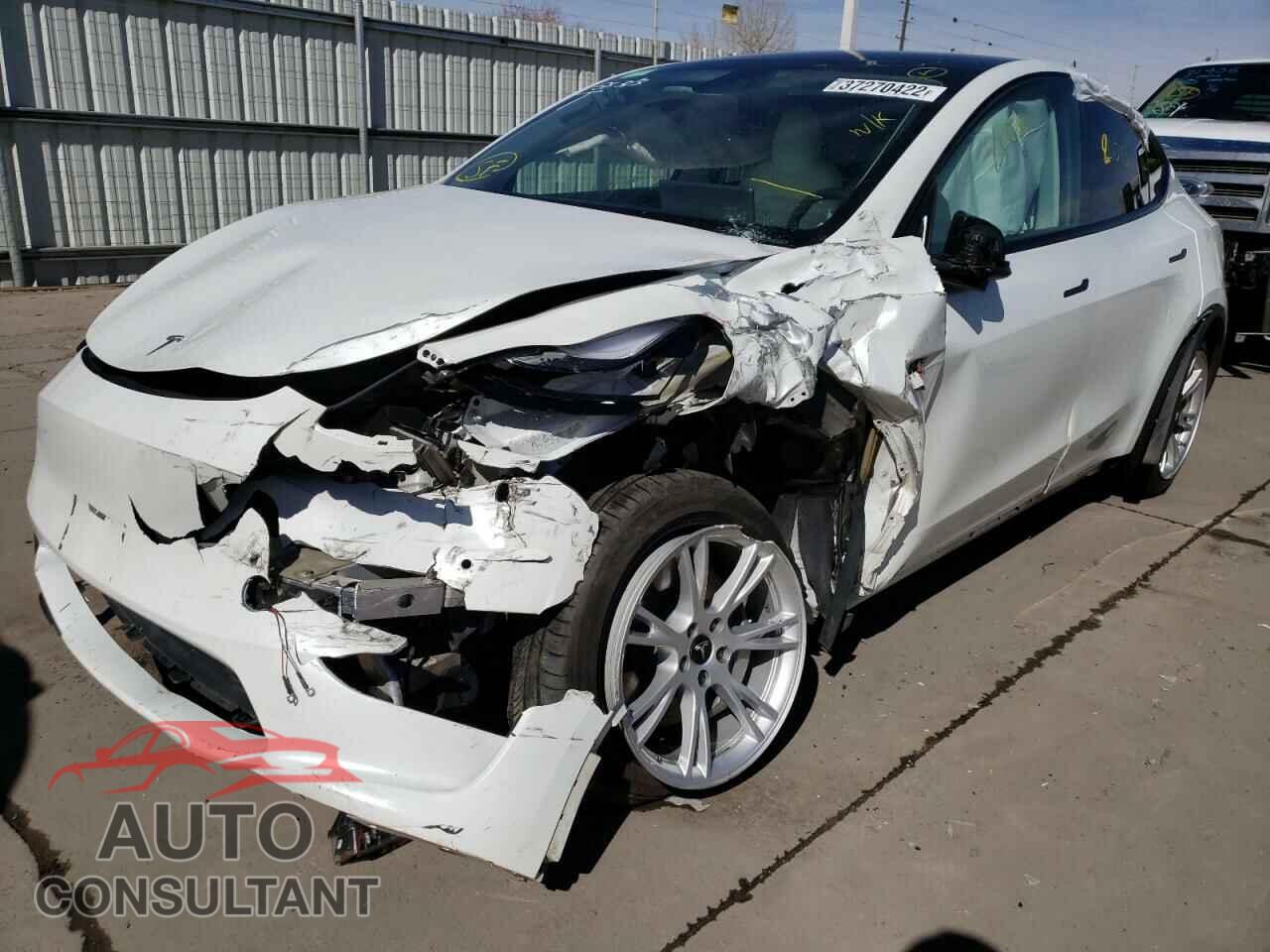 TESLA MODEL Y 2020 - 5YJYGDEFXLF017610