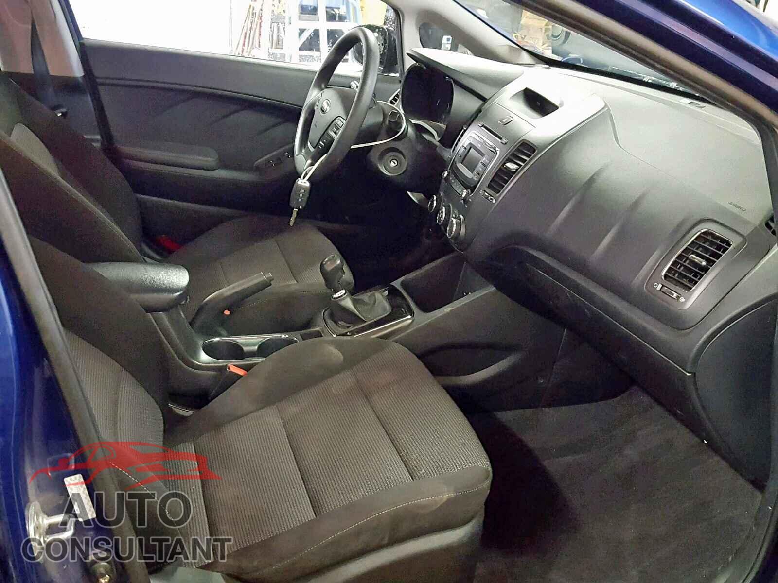 KIA FORTE LX 2017 - 3KPFK4A74HE062172