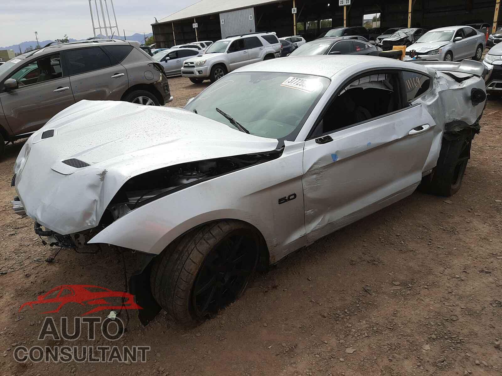 FORD MUSTANG 2018 - 1FA6P8CF3J5185157