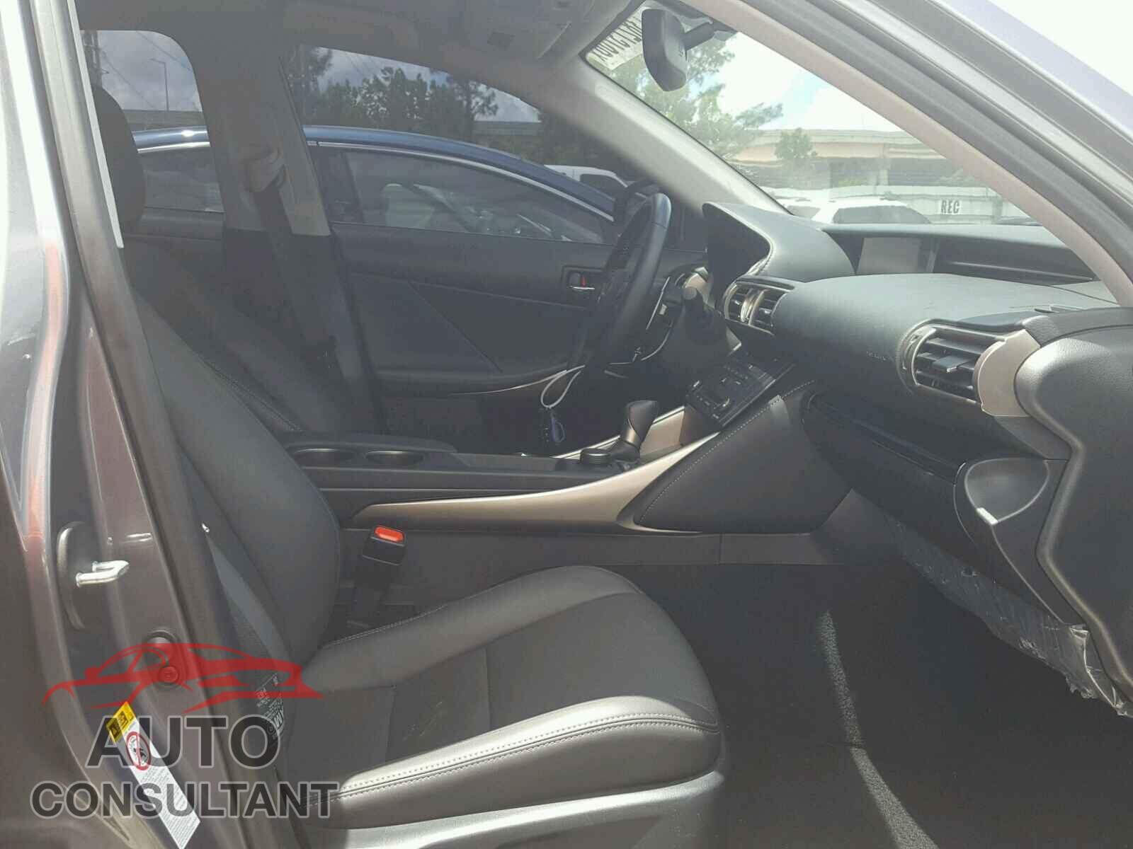 LEXUS IS 2016 - JTHBA1D22G5017384