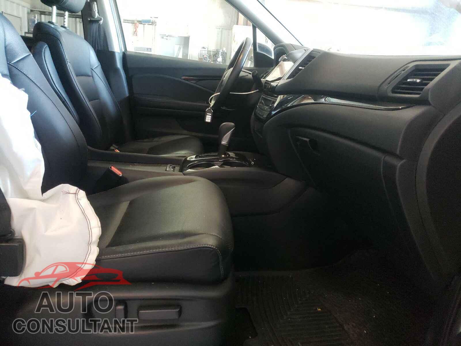 HONDA RIDGELINE 2018 - 5FPYK3F78JB017335
