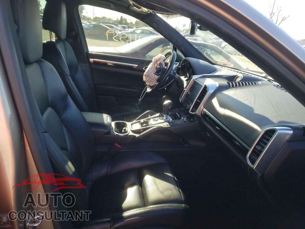 PORSCHE CAYENNE 2017 - WP1AA2A28HKA89540