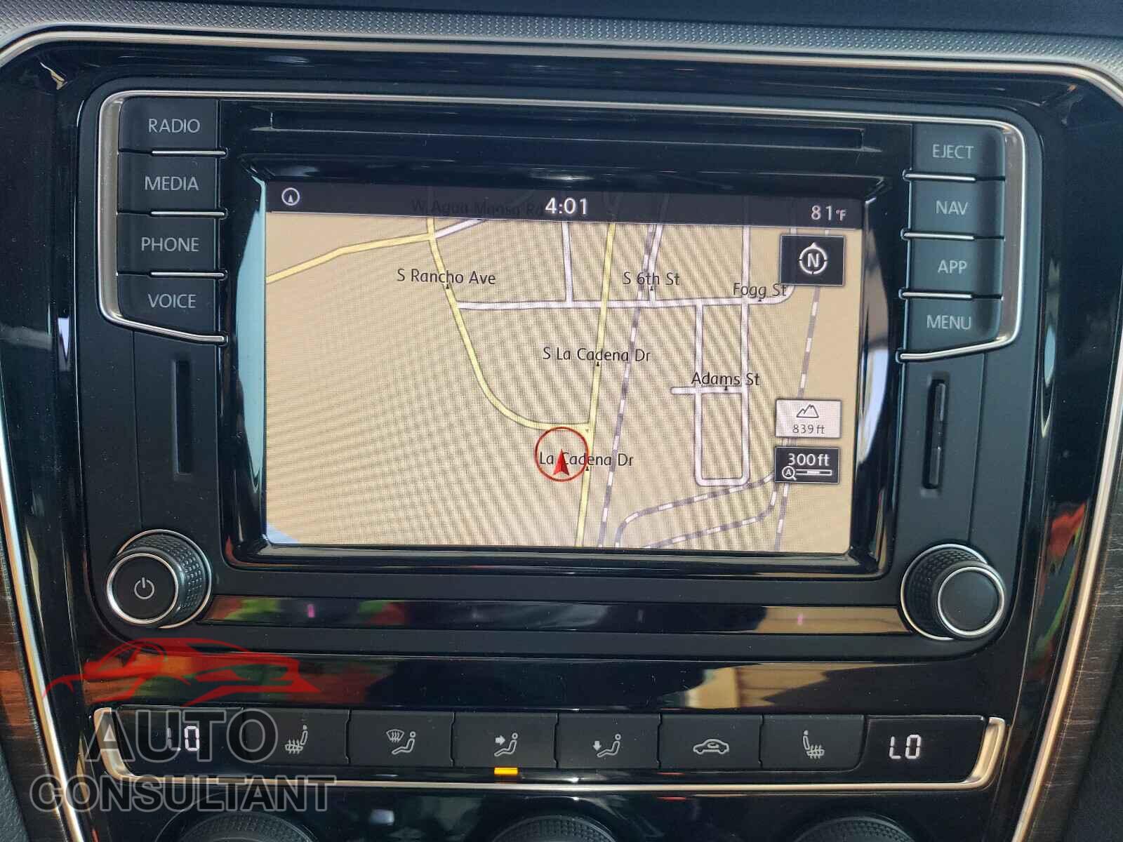 VOLKSWAGEN PASSAT 2018 - 1VWCA7A32JC009999