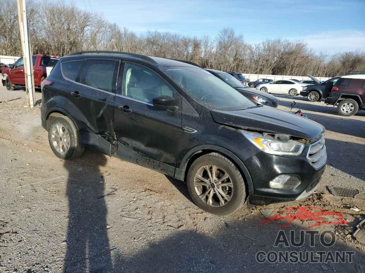 FORD ESCAPE 2017 - 1FMCU0GD6HUC23346