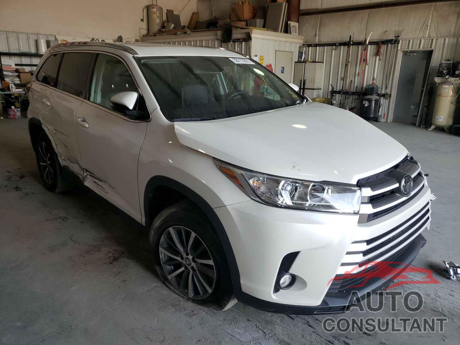 TOYOTA HIGHLANDER 2019 - 5TDKZRFH7KS320321