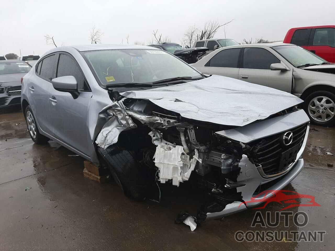 MAZDA 3 2018 - 3MZBN1U71JM225160