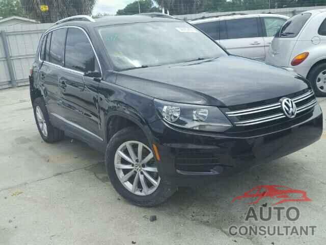 VOLKSWAGEN TIGUAN 2017 - WVGRV7AX0HK003165